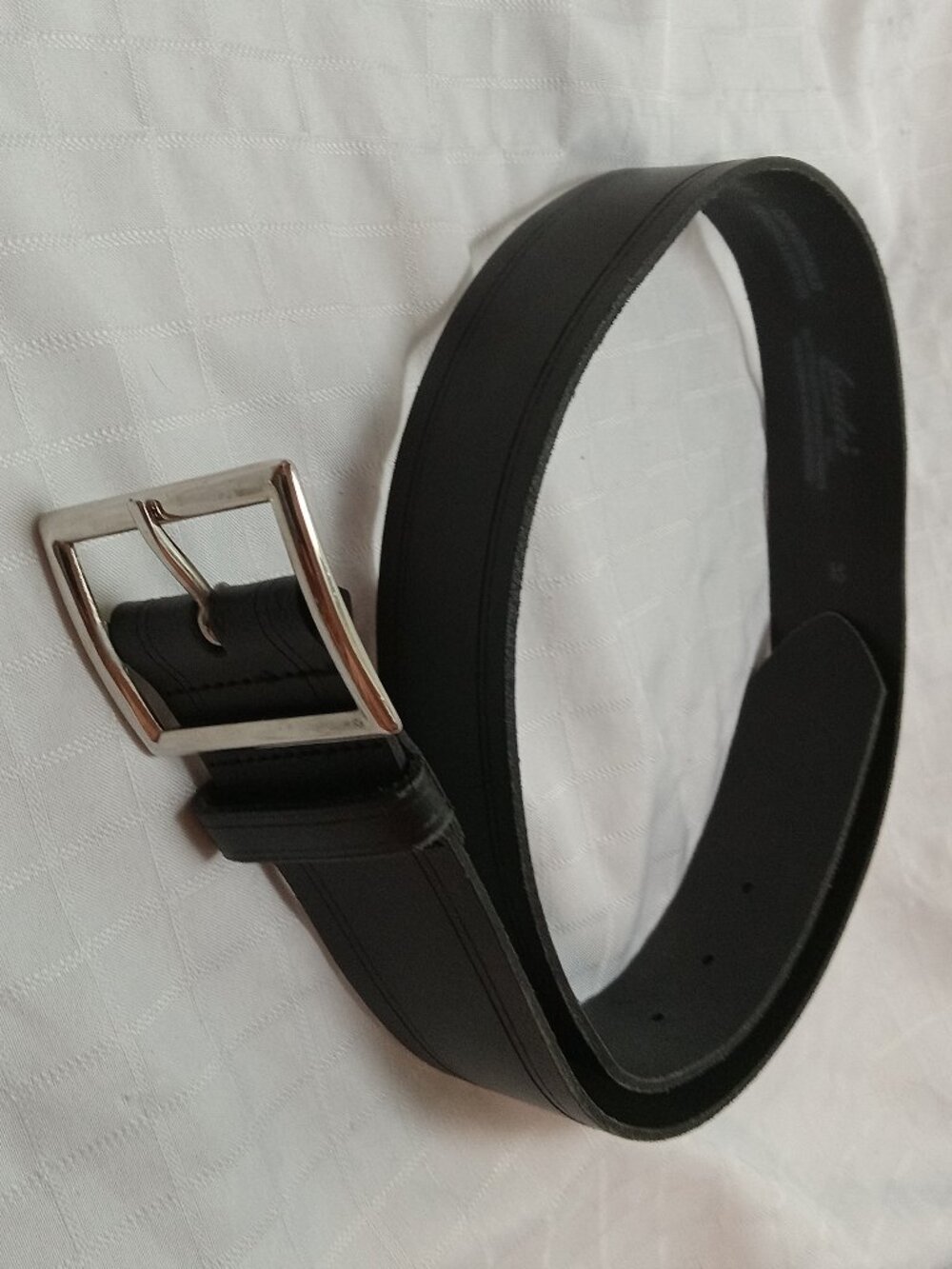 New genuine black leather belt 30 1/2 - 35 inches X 2 inches large